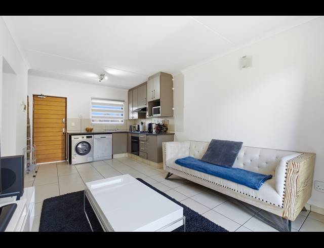 2 BEDROOM APARTMENT FOR SALE IN BARBEQUE DOWNS